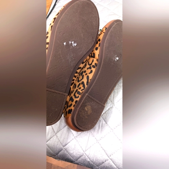 Vionic Women's Tan and Leopard Print Flats - Picture 6 of 6